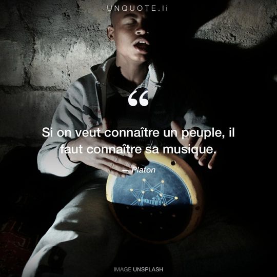 Image d'Unsplash remixée avec citation de Platon.