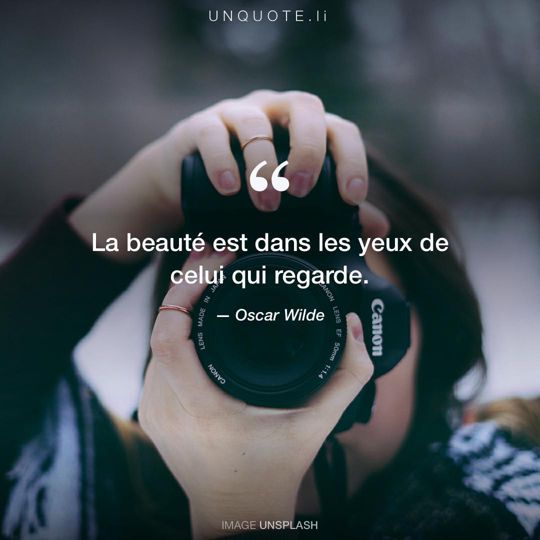 Image d'Unsplash remixée avec citation de Oscar Wilde.